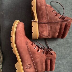 Timberland woman's burgandy  Boots